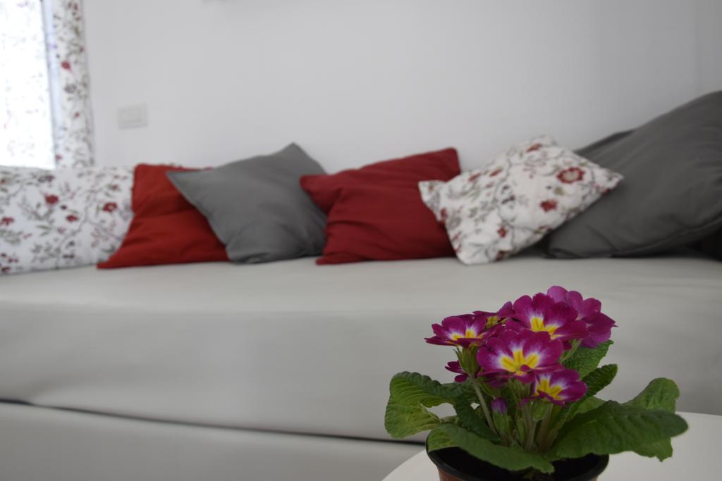 Uliwood Hotel Калтанисета Екстериор снимка