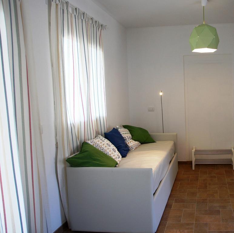 Uliwood Hotel Калтанисета Екстериор снимка