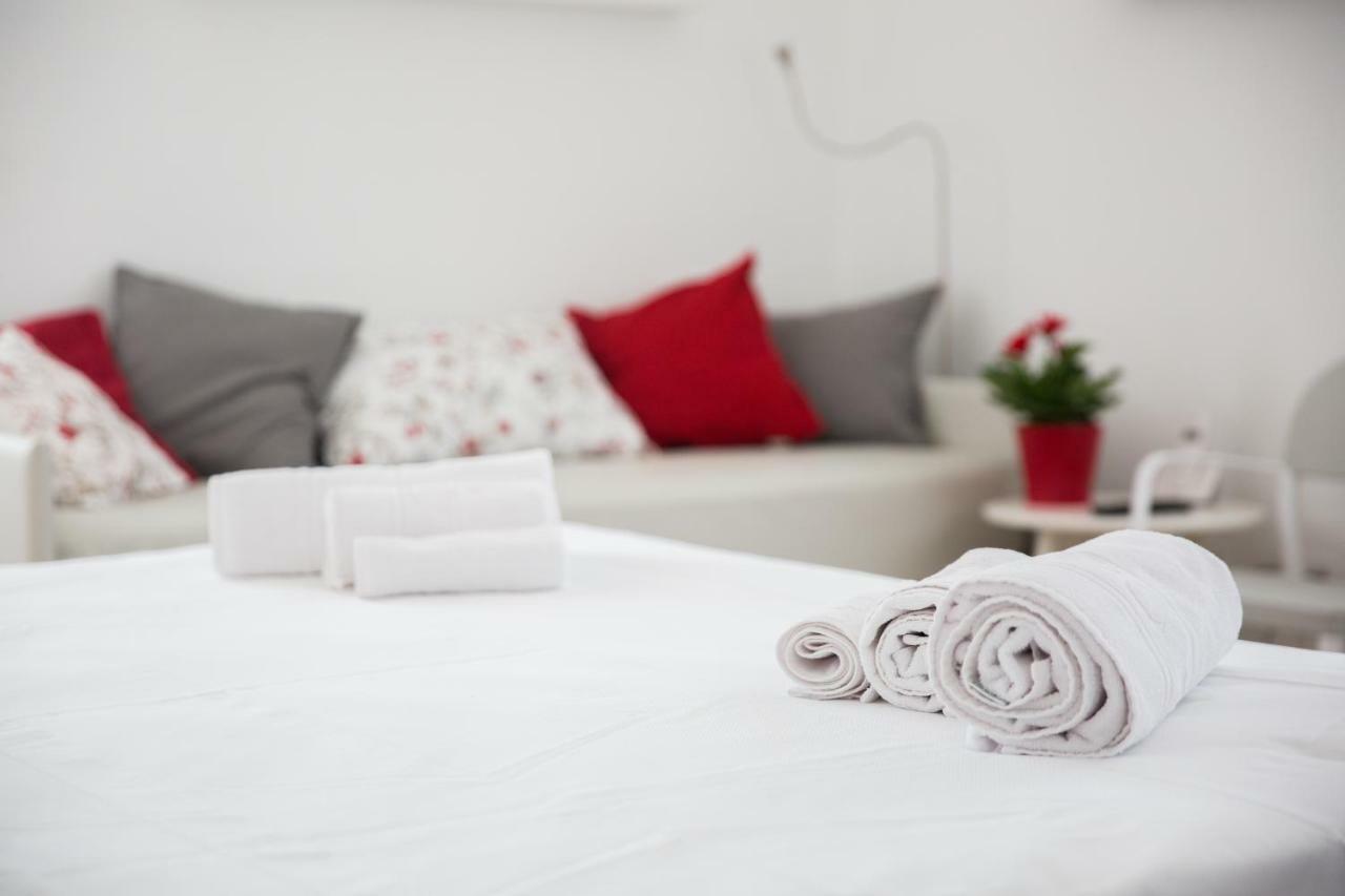 Uliwood Hotel Калтанисета Екстериор снимка